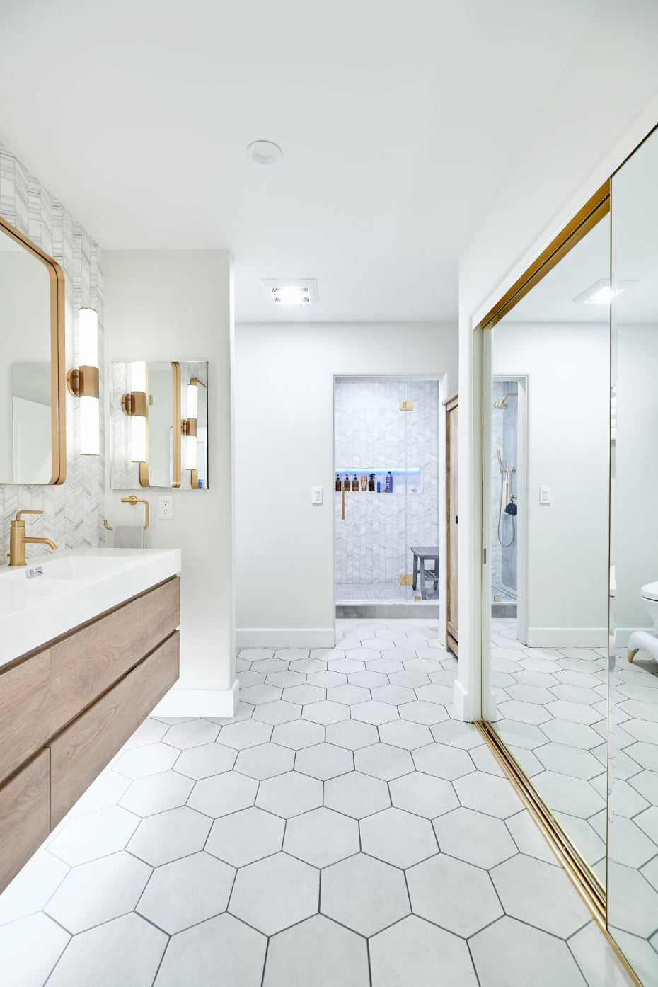 Bathroom Renovation / Home - image 2